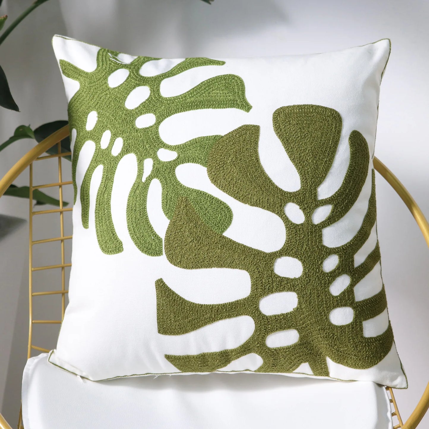Coussin Jungle Blanc et Grandes Feuilles Déco-exotique.fr