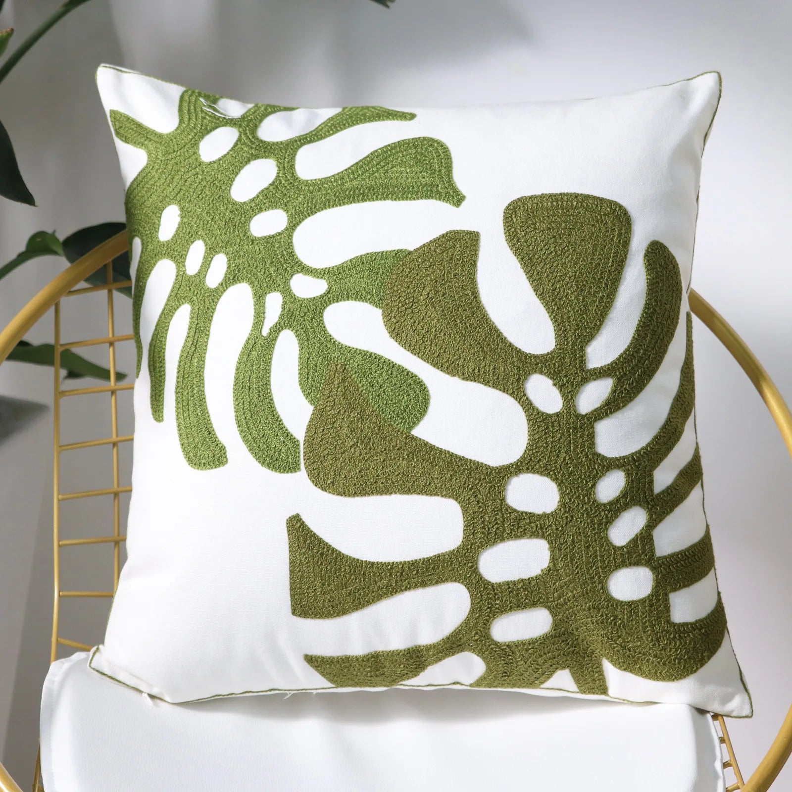 Coussin Jungle Blanc et Grandes Feuilles Déco-exotique.fr