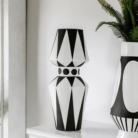 Vase Ethnique noir et blanc Déco-exotique.fr